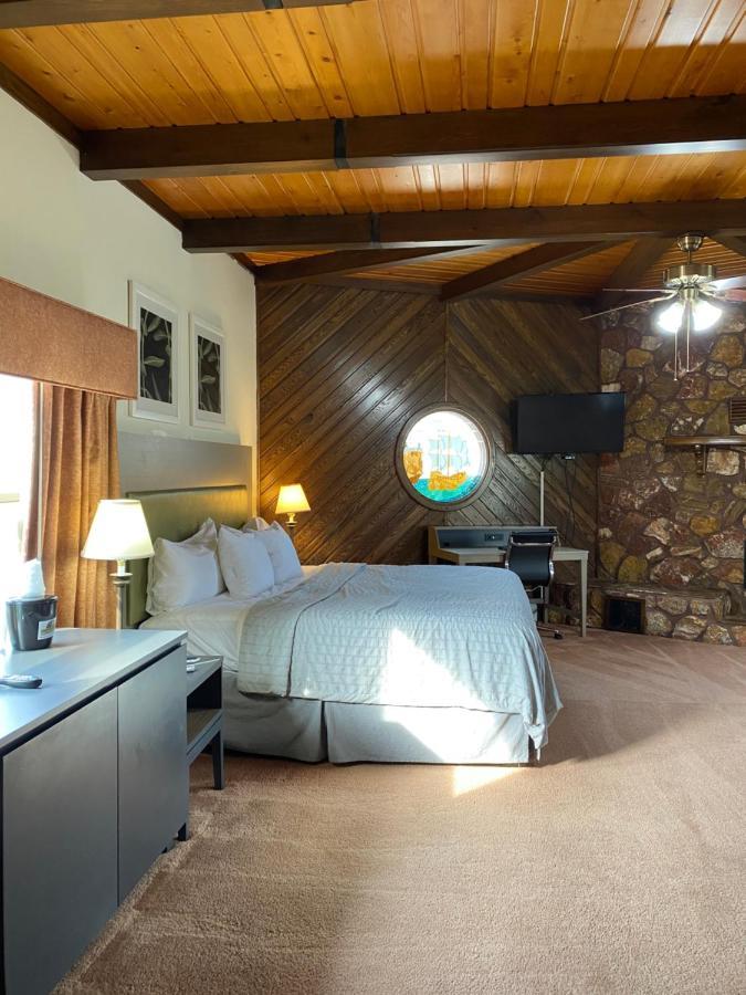 Pictured Rocks Inn And Suites Munising Exterior foto
